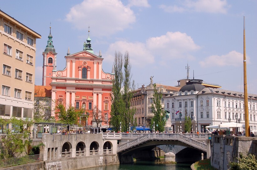 Ljubljana_1_Julische Alpen.jpg