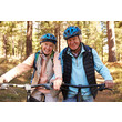 sh_bike_Senior couple on mountain bikes in a forest2 klein.jpg