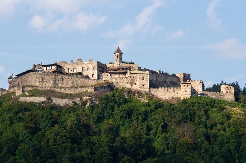 sh_austria_kärnten_villach old medieval castle.jpg