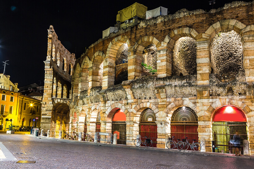sh_italy_verona_Verona Arena in a beautiful summer night in Verona klein.jpg